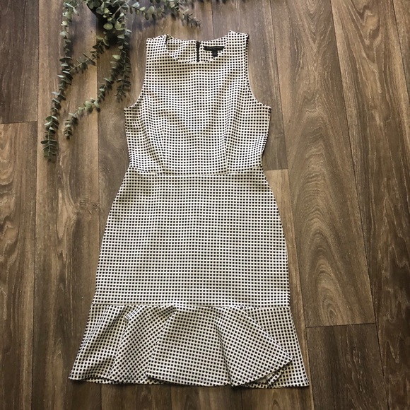 Banana Republic Factory Dresses & Skirts - Banana Republic Factory Black White Plaid Dress